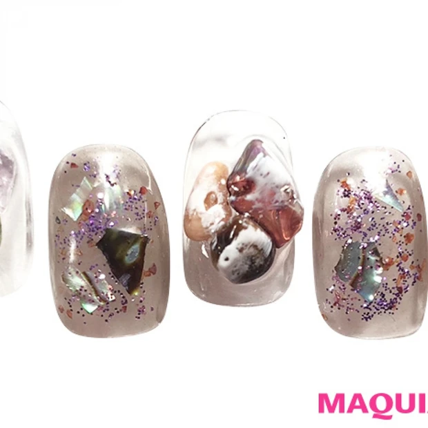 秋カラーをちりばめて、軽やかに踊る「スプラッシュ」ネイル