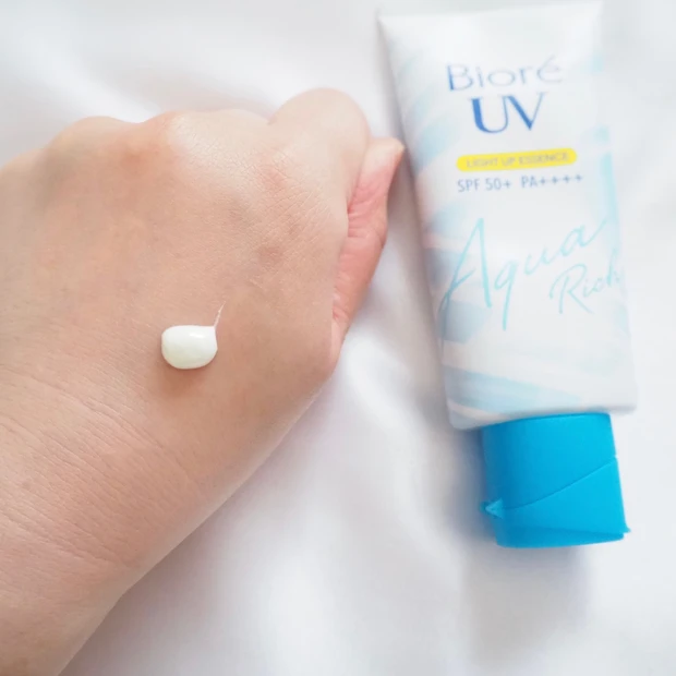 ④Biore UV アクアリッチ ライトアップエッセンス