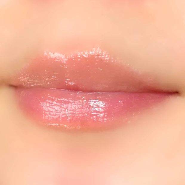 「トリデン セルメイジング コラーゲン リップエッセンス」の使用例