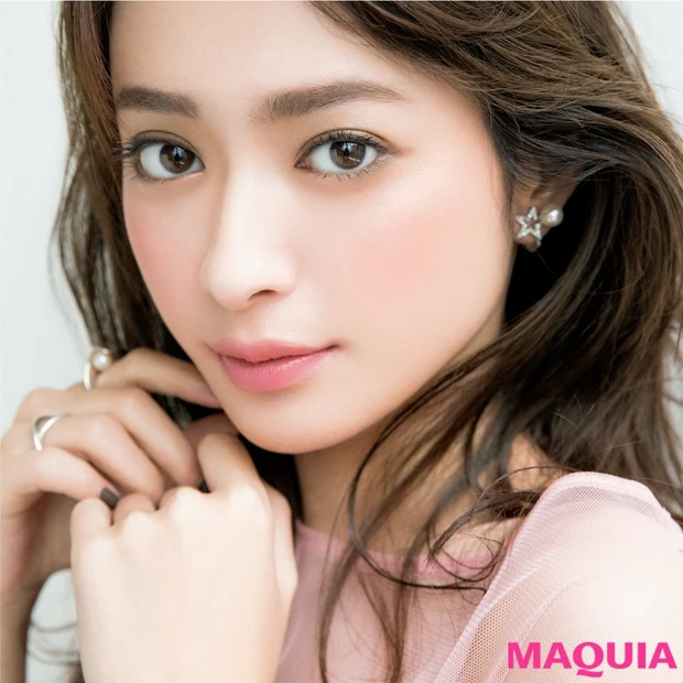 スモーキーシャドウは軽やか質感で春仕様に！ イエベ肌さんは“渋めカーキ”…