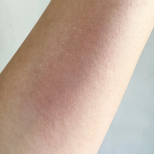 もえもえさん「ディオールスキン ルージュ ブラッシュ」212 チュチュ ホログラフィックのレビュー③