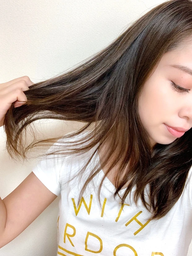 アイロンもブローも不要!2ステップで小顔&ツヤ髪になれる簡単ヘアスタイリング_3