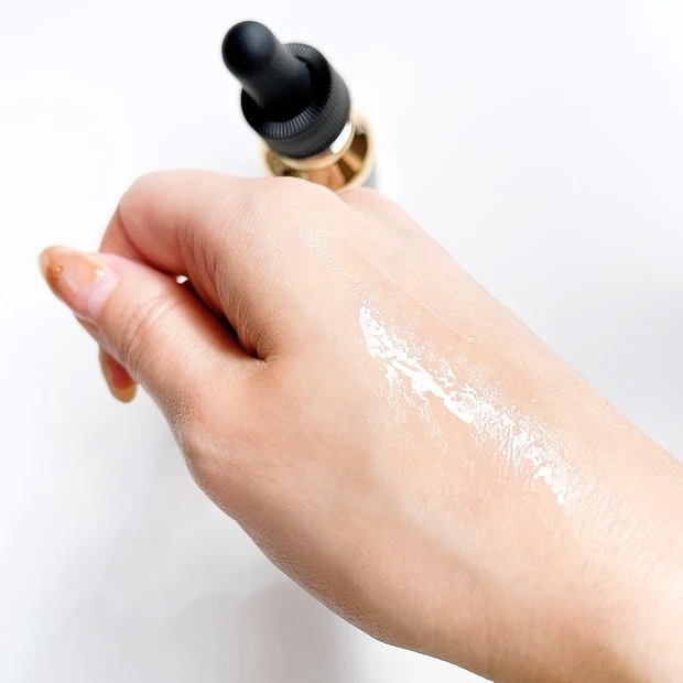 【MAQUIAベスコス殿堂入り】美容好きに愛されるアイテム［オバジCセラム NEO］今より一歩踏み込んだエイジングケアを考えている人におすすめしたい一品。
オバジの種類と選び方ついてもご紹介！_2_2