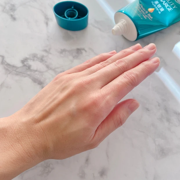 【年齢は手に出る？！】手にも美容液チャージ🔋✨40代現役アナウンサーのお気に入り！atrix「BEAUTY CHARGE 美容液ハンドクリーム」✋_2_3