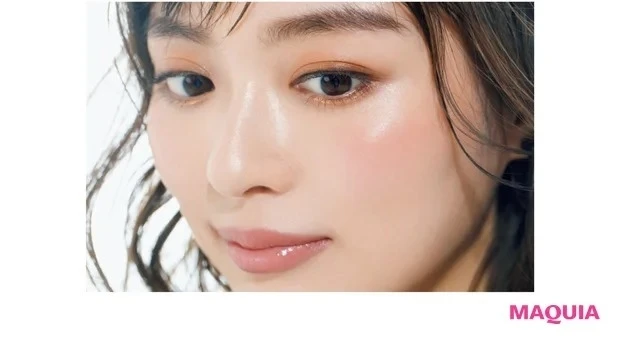 岡野瑞恵さんが提案する、1点投入で洒落感が高まるネオコンサバメイク ブラウンチーク リップ&チーク ボーム N°1 ドゥ シャネル