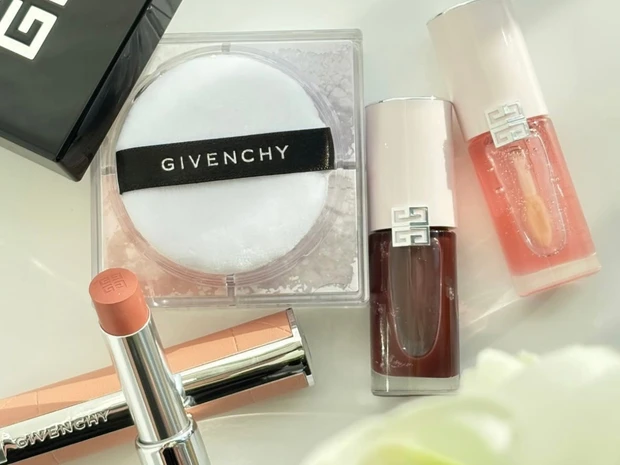 【春コスメ2026】ジバンシイの春新色をスウォッチ！ 2月発売の新作プライマーもあわせてご紹介