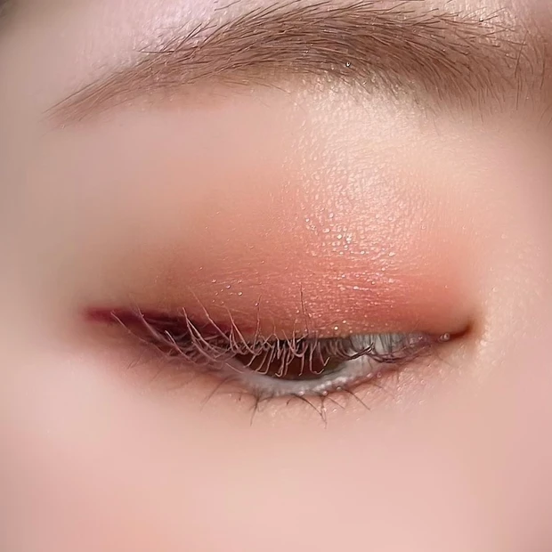 ADDICTION(アディクション)THE EYESHADOW PALETTE(ザアイシャドウパレット)008 Thousand Roses(サウザンド ロージズ)