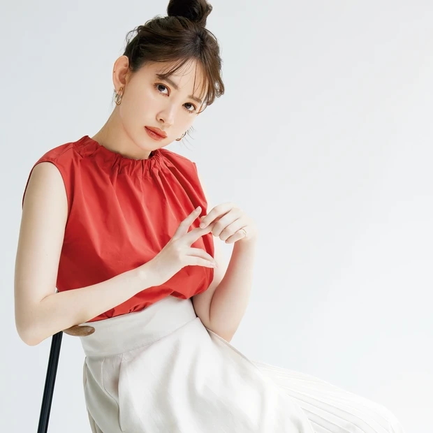 河北裕介さんが解説!「甘めブラウス」を着る日のメイクは全身の甘さバランス…