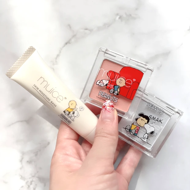 PEANUTSキャラクターが描かれたmuiceの限定コスメ