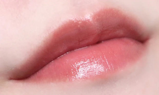 Laka(ラカ) ボンディンググロウリップスティック 203 イエべ春 イエべ秋