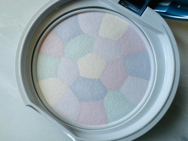 キャンメイク イルミネイティングフィニッシュパウダー ~Abloom~ 口コミ