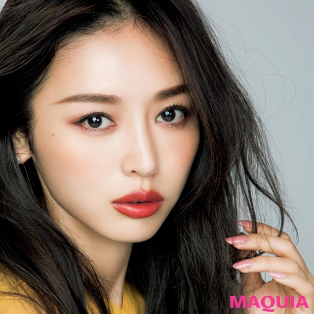 1本で旬顔になれる注目色! トレンドの渋柿オレンジリップがイエベ肌にマッ…