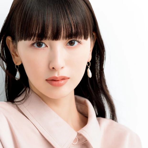 白肌を活かすなら透けマットが新鮮！ 松井里加さんの個性を引き立てる肌づく…