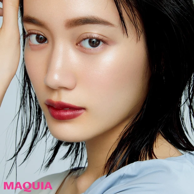 シックなボルドー1点盛り！ 今ドキのクールフェイスに仕上げる引き算メイク