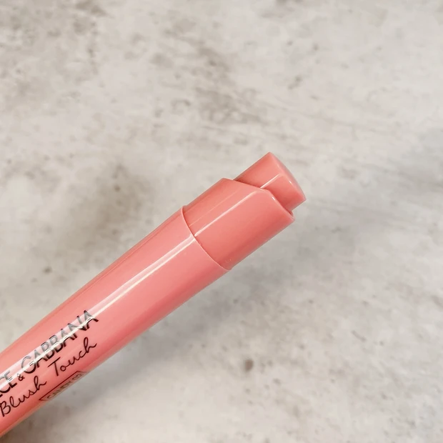 【数量限定】秋の新色ドルチェ&ガッバーナ/スティックタイプのクッションチーク。肌の内側からじんわり血色を手に入れる！_2_1