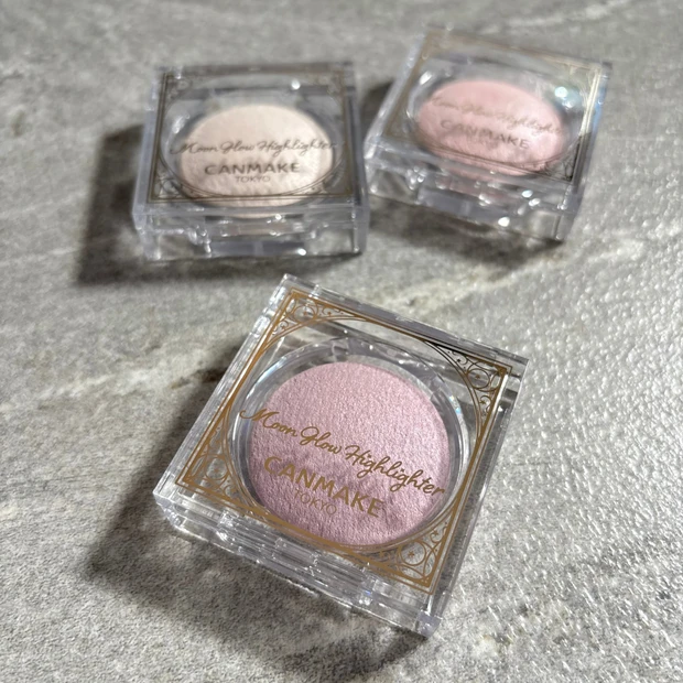 【キャンメイク】新色ムーングロウハイライター03ムーングロウライラック含む全色をスウォッチ付きでご紹介♪