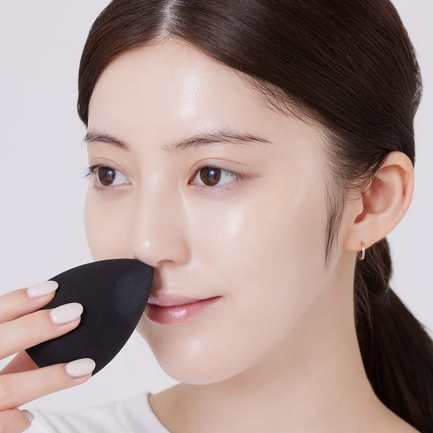 マキア　リキッドファンデーション　塗り方　スポンジ　小鼻　崩れにくくするポイント