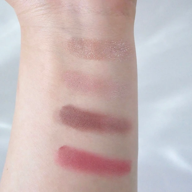 キャンメイク(CANMAKE)シルキースフレアイズ(マットタイプ)M03 ローズヒート スウォッチ