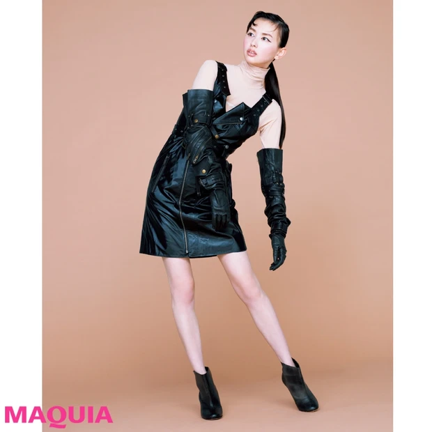 鈴木えみ的フェティッシュをメイクで表現! 裏テーマは『AI』!?