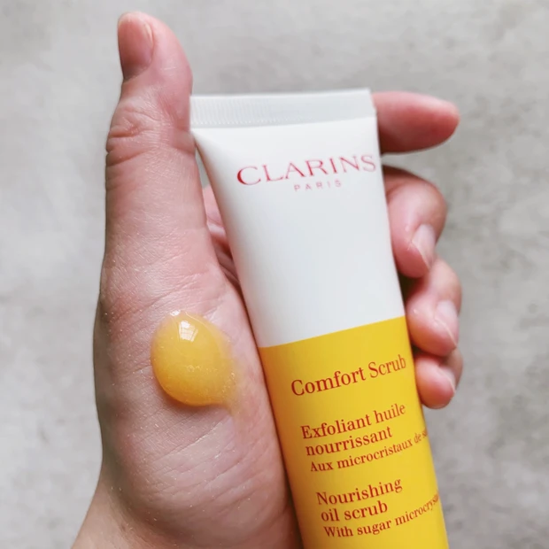 夏こそ“落とすケア”を意識！CLARINS［クラランス］のピーリング＆スクラブで角質をためない毛穴レス肌へ | マキアオンライン(MAQUIA  ONLINE)