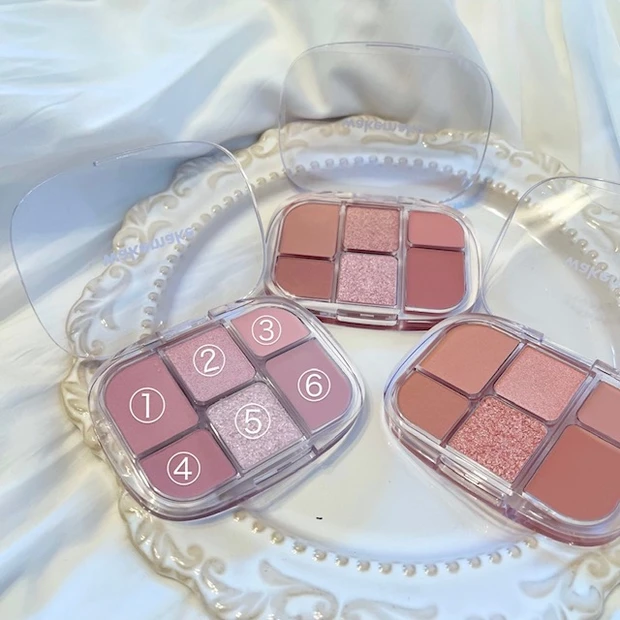 これひとつで上品な目元が完成♡色んな質のワントーンカラーで使い方自由自在！【WAKEMAKE ソフトシアーマルチパレット】_2