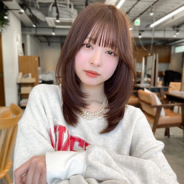 【ショコラブラウン】ナチュラルレイヤー×肌なじみカラーで作る小顔見せミディアム