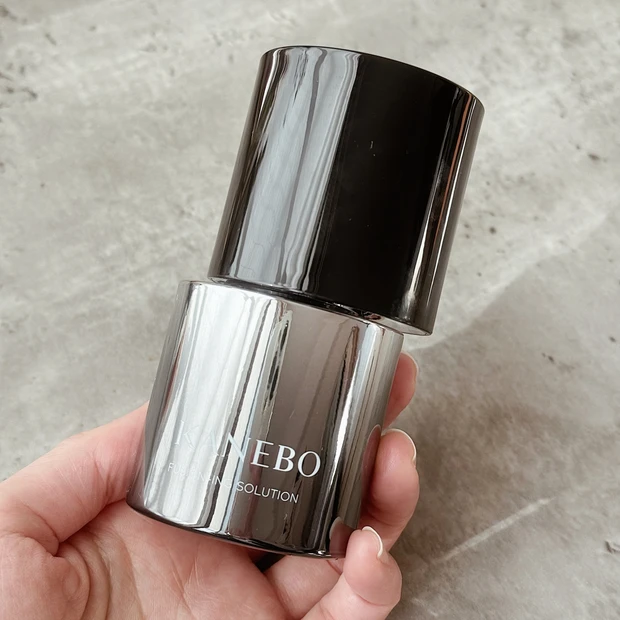 幸せ肌印象を叶える黒KANEBOのブースター美容液で肌に包括的なアプローチ！