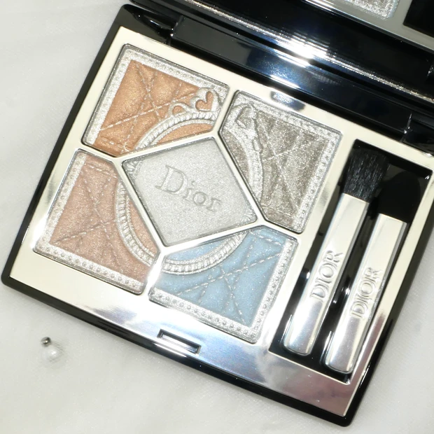 DIOR ディオール ホリデーコレクション 2026 サンククルール 926 フロステッド ディライツ アイシャドウ
