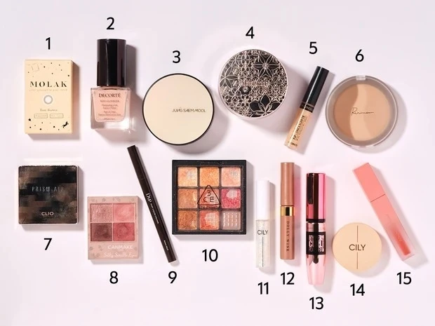 【ALL私物＆セルフメイク】あざとかわいいアイテム満載！ 休井美郷さんのメイクポーチの中身を拝見