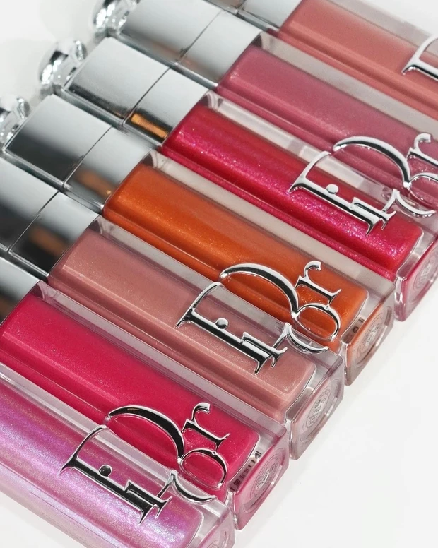 あの名品がリニューアル！待望の新作【新ディオールアディクトリップマキシマイザー】をブルベ夏のコスメオタクが徹底レビュー。"ブルベにおすすめカラー"や"バズったベージュ系カラー"をスウォッチ。_14_2