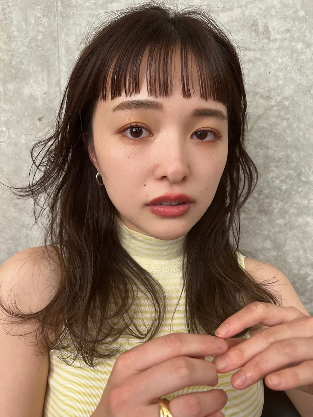 【2023年最新ヘア】春のトレンドカラーは“暗髪"! ヘアスタイル別に徹底解説《ミディアム・セミロング・ロング編》_2_2