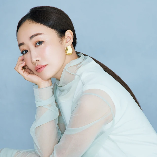 寝るときは髪を全上げ＆夜アイロンも欠かさない！ 神崎 恵さんの美髪メソッド