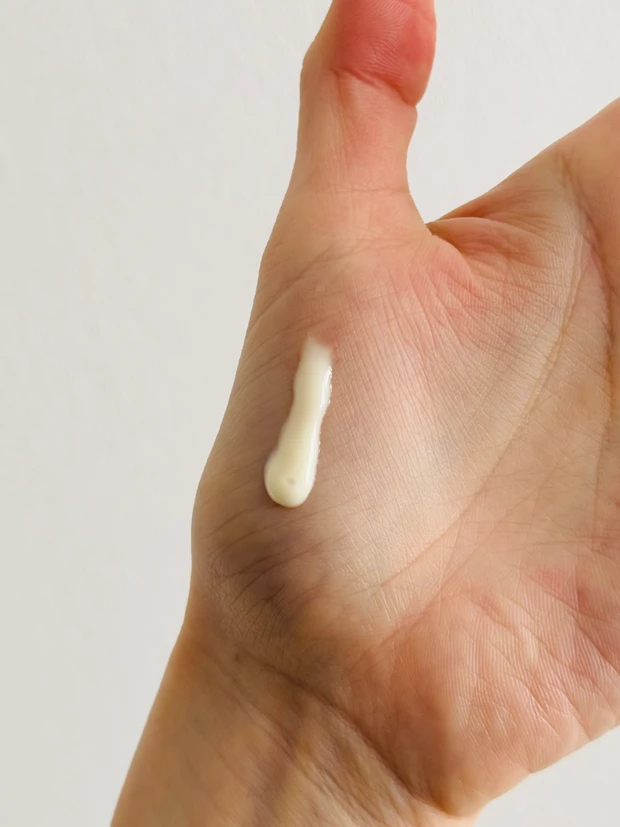 エリクシールのレチノパワーリンクルクリームのテクスチャー