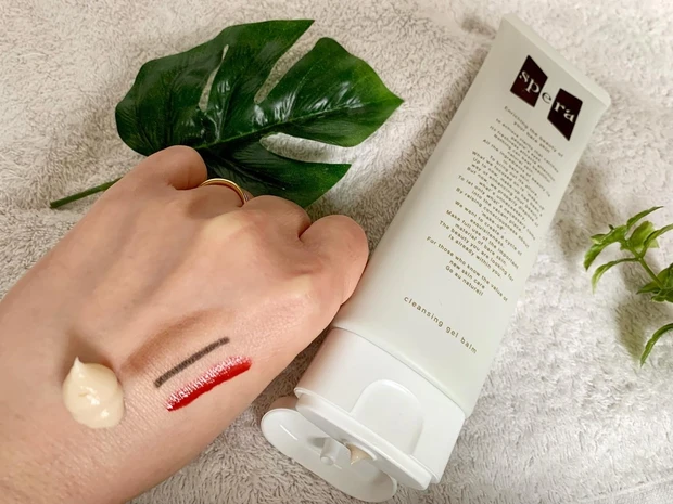 完全独自処方で、8つの機能を持つ新感覚のクレンジングジェル✨_2