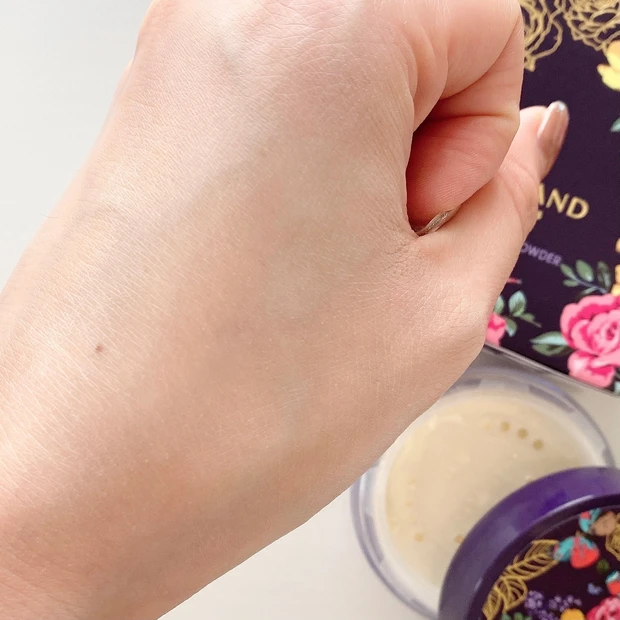 【テカリ防止の救世主】知らなきゃ損！今話題の海外コスメ、徹底レビュー！_2_3