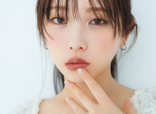 与田祐希さん ツヤぷるリップメイク