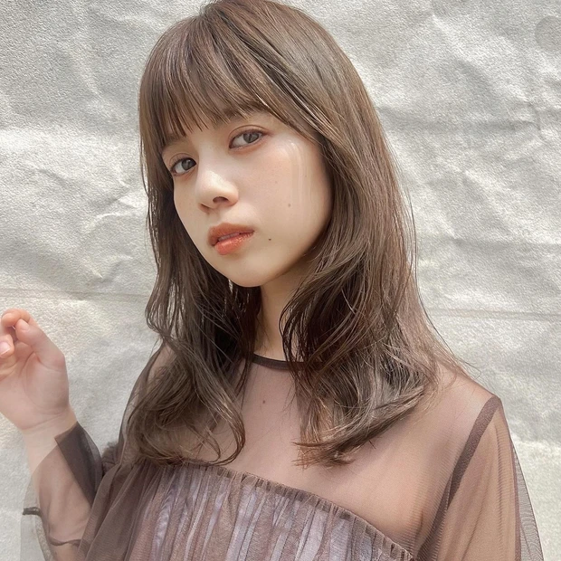 ロング ヘア 髪型 ヘアスタイル 前髪あり ヘアカラー