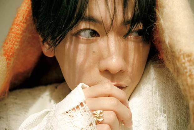 【7位】「この作品には恋愛の全てが詰まっている」──佐藤 健さんが語る映画『四月になれば彼女は』への思い