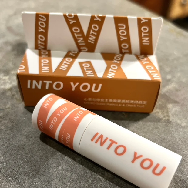 中国コスメ INTOU INTOYOU スーパーマットリップ＆チークマッド マルチコスメ 泥テクスチャー バズりコスメ