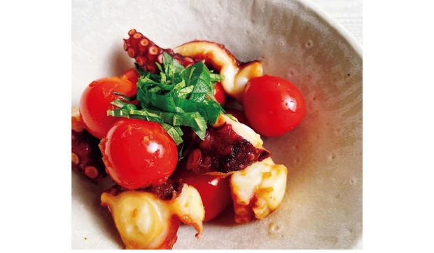 たことトマトのしょうが焼き