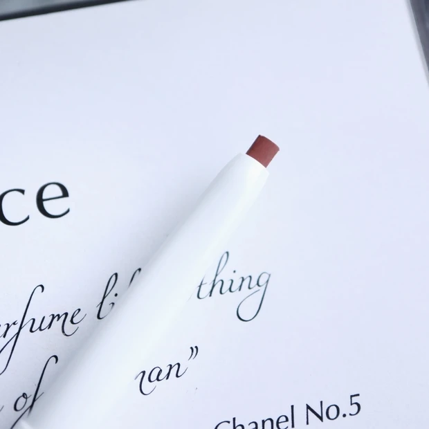 初心者でもするする描ける"ふわとろ"質感！？絶妙ニュアンスカラーのアイライナー♡_3_2