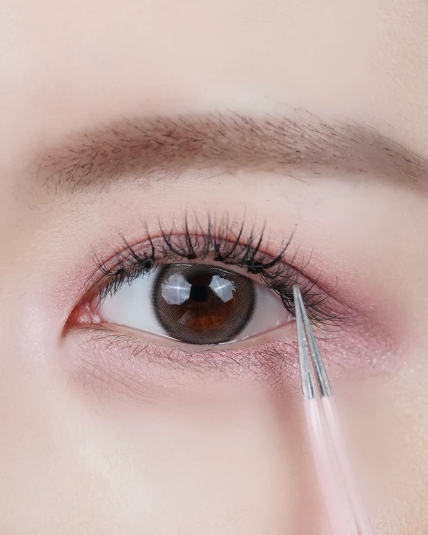 つけまつ毛の付け方