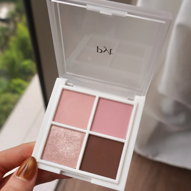 Pyt（ピュット） ニンチ アイパレット 02 ミュートピンク（2,260円）