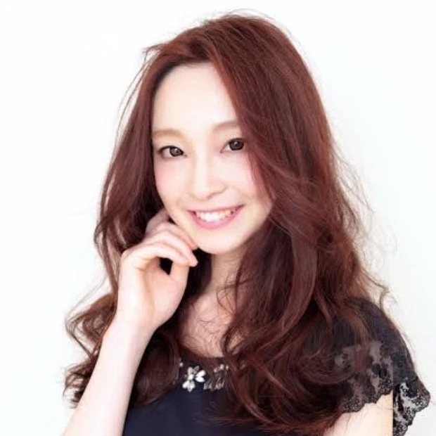 第三のカラー剤といわれる”イルミカラー”で今までにないツヤ感 ・透明感