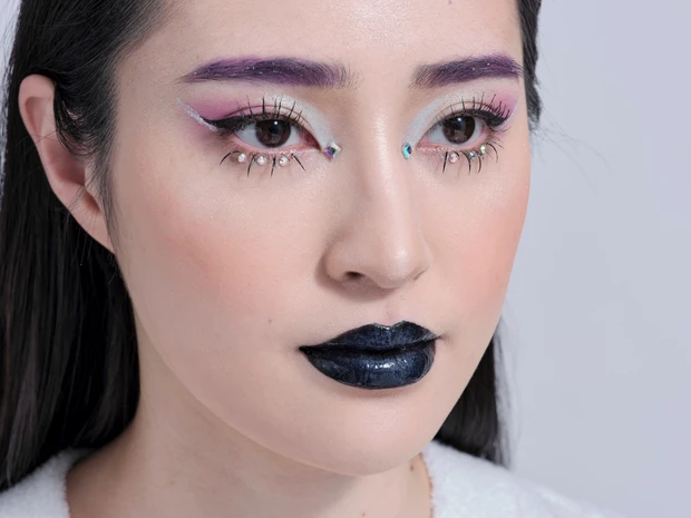 【Y3Kメイク】のやり方をGYUTAE(ギュテ)さんが解説。「攻め」だけで終わらない究極テクニック_10