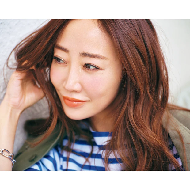 定番ボーダーがぐんと洒落る！ 神崎 恵さん流・メイクとファッションのバラ…