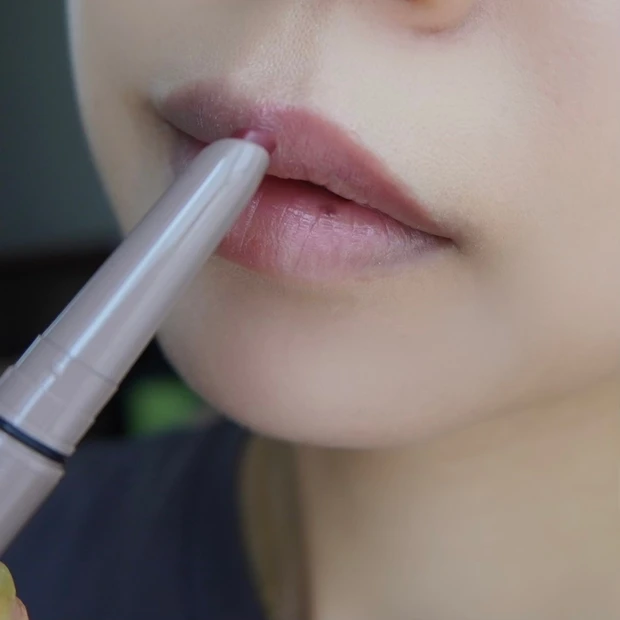 kiss キス プチプラコスメ プチプラ リップ リップリデザイン 新作コスメ リップライナー 01 flowerhaze 05 vintage cacao おすすめリップ M字リップ 新作コスメ2023