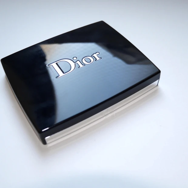 Dior「サンク クルール クチュール879」できらめく赤のうるみ目に【購入レポ】_1