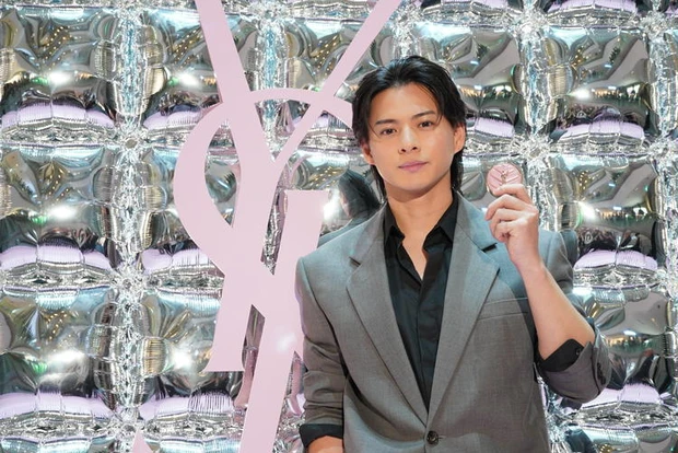 【2位】YSL BEAUTYアンバサダーの平野紫耀さん(Number_i)登場! メイクポイントや七夕のお願いごとは?