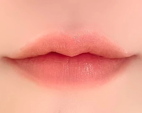 大人にもおすすめ　白湯メイク　リップメイク